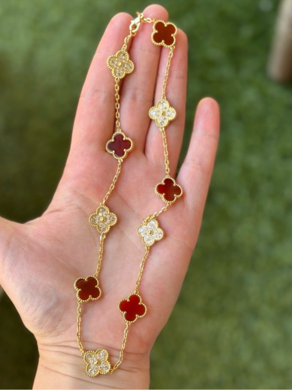Red and Gold Clover Necklace 18k gold plated - Picture 3 of 3